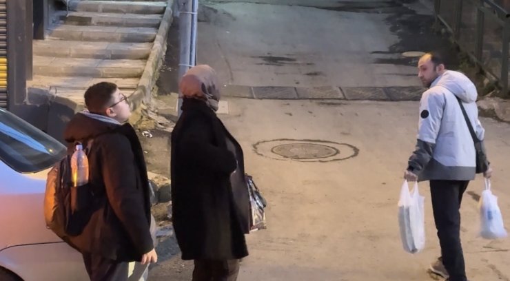 EYÜPSULTAN’DA ELEKTRİK KABLOLARI ALEV ALEV YANDI