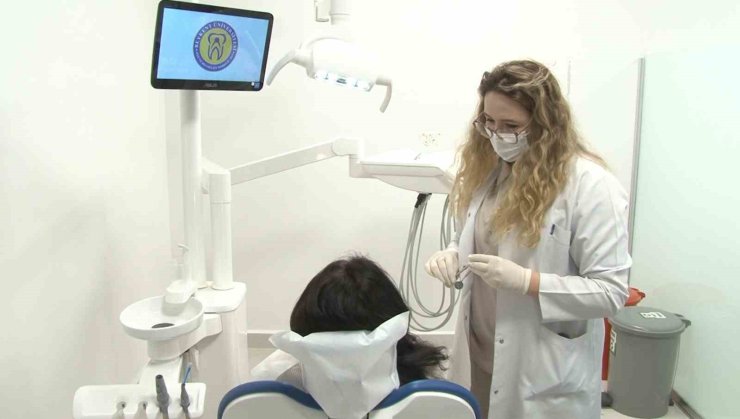 33 YILDIR KORKUDAN DİŞ HEKİMİNE GİTMİYORDU: ‘GÜLÜMSETEN DİŞ PROJESİ’ İLE TEDAVİ OLDU