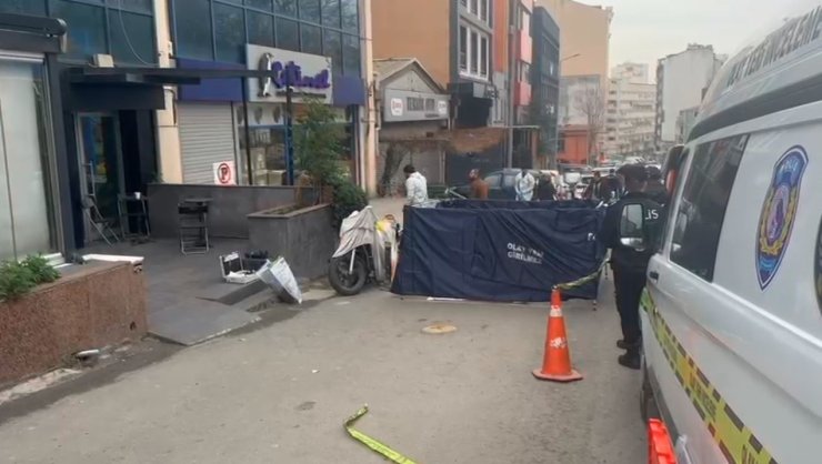 ŞİŞLİ’DE KADIN CİNAYETİ: ÖNCE SEVGİLİSİNİ DAHA SONRA KENDİSİNİ SİLAHLA VURDU