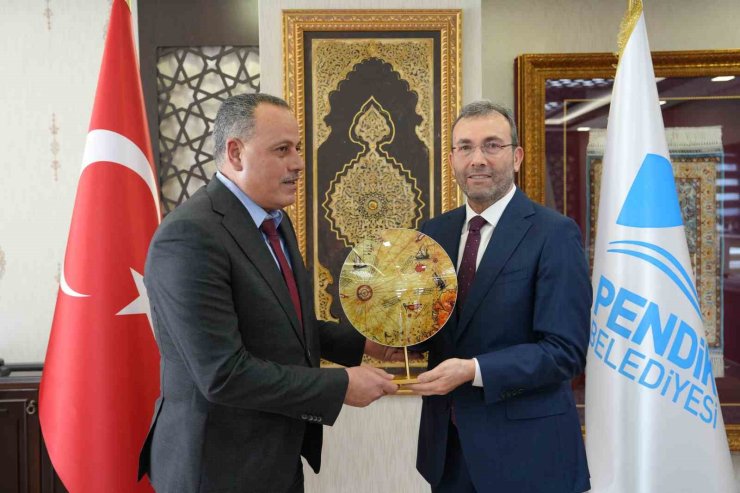 FİLİSTİNLİ BELEDİYE BAŞKANINDAN GÖZ YAŞARTAN İSTEK: "BİZE DEĞİL GAZZE’YE YARDIM EDİN"