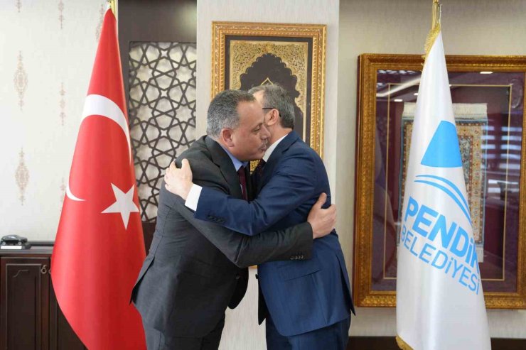 FİLİSTİNLİ BELEDİYE BAŞKANINDAN GÖZ YAŞARTAN İSTEK: "BİZE DEĞİL GAZZE’YE YARDIM EDİN"