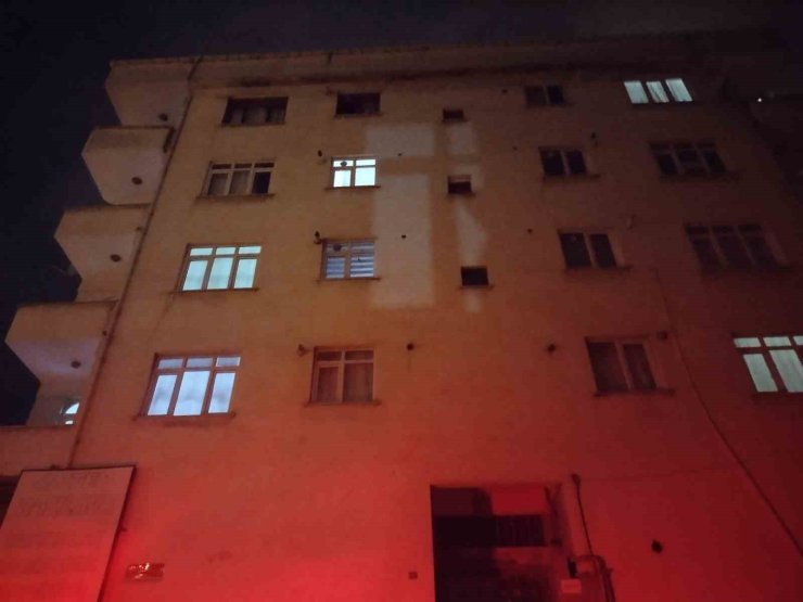 PENDİK’TE EV SAHİPLERİ İLE KİRACILARIN KAVGASI KANLI BİTTİ: 3 YARALI