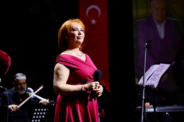 SİLİVRİ’DE ŞAİR VE HALK OZANI YAŞAR GÖREN KONSERİ DÜZENLENDİ