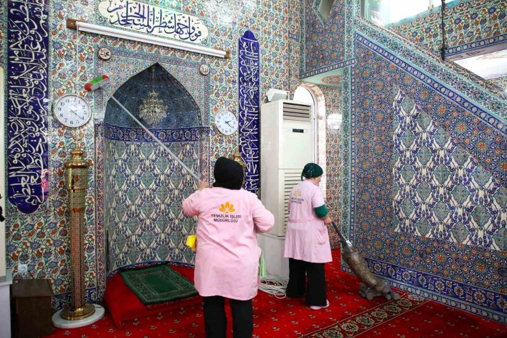 SULTANBEYLİ’DE CAMİLER RAMAZAN’A HAZIRLANIYOR