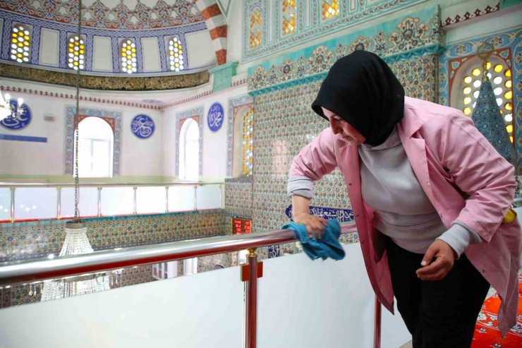 SULTANBEYLİ’DE CAMİLER RAMAZAN’A HAZIRLANIYOR