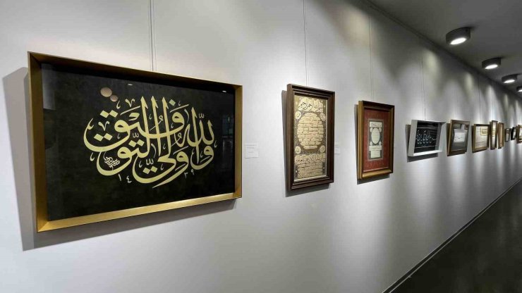 ZEYTİNBURNU’NDA "EMANET" GALERİ KALEM GÜZELİ HAT KOLEKSİYONU SEÇKİ SERGİSİ AÇILDI