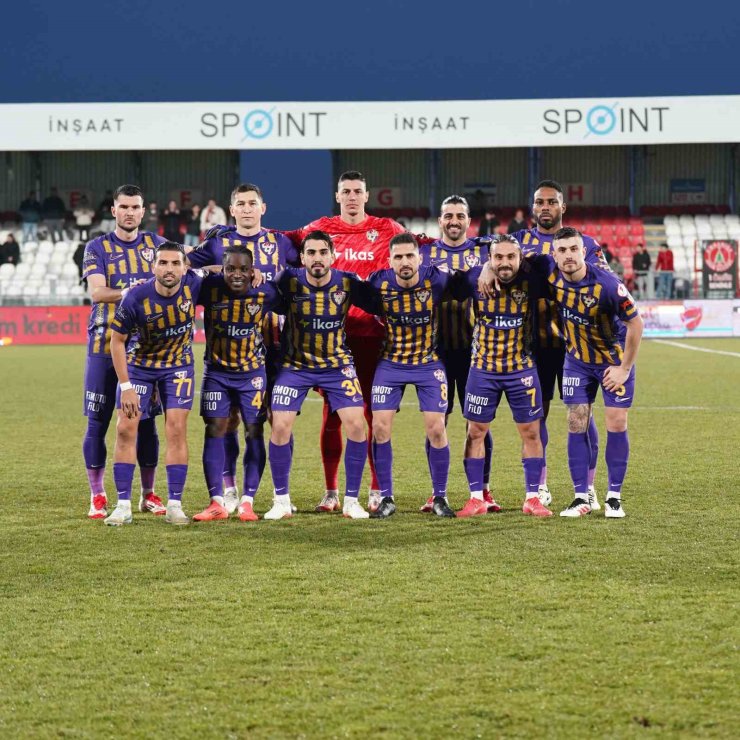 ZİRAAT TÜRKİYE KUPASI: EYÜPSPOR: 0 - BAŞAKŞEHİR: 0 (İLK YARI)