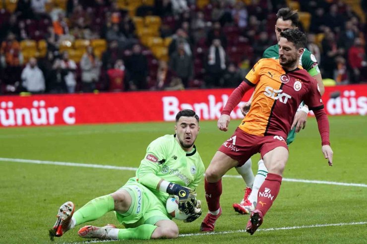 ZİRAAT TÜRKİYE KUPASI: GALATASARAY: 0 - KONYASPOR: 0 (İLK YARI)