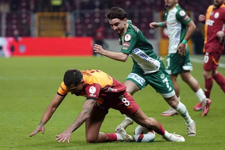 ZİRAAT TÜRKİYE KUPASI: GALATASARAY: 0 - KONYASPOR: 0 (İLK YARI)