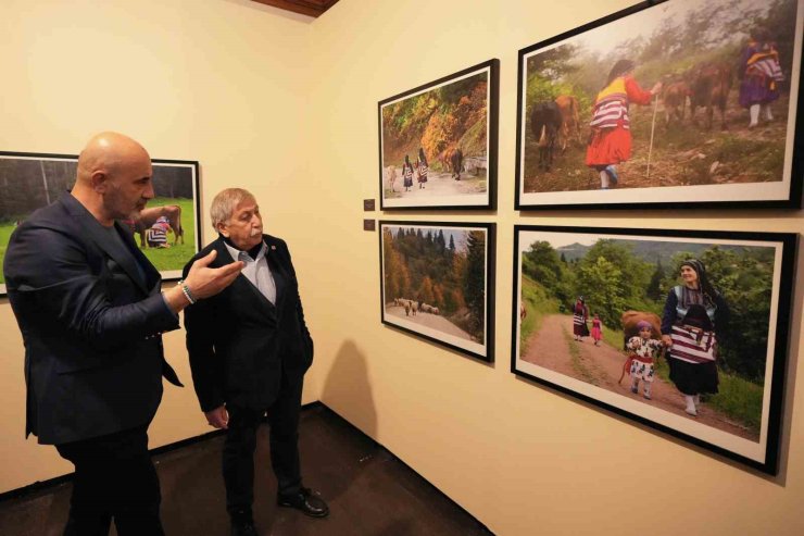 "BU TOPRAKLARDA KADIN OLMAK" SERGİSİ SANATSEVERLERLE BULUŞTU