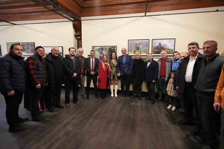 "BU TOPRAKLARDA KADIN OLMAK" SERGİSİ SANATSEVERLERLE BULUŞTU