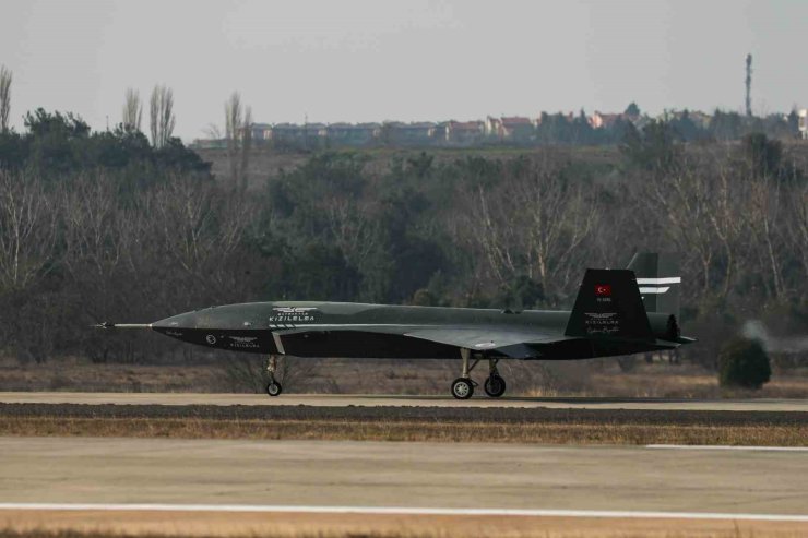 BAYRAKTAR KIZILELMA’NIN UÇUŞ TESTLERİ BAŞARIYLA DEVAM EDİYOR
