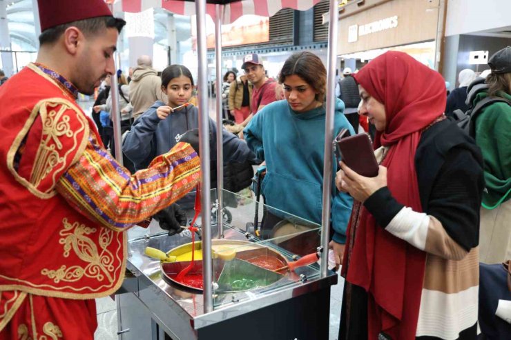 İSTANBUL HAVALİMANI’NDAKİ ‘RAMAZAN KÖYÜ’NE YOĞUN İLGİ