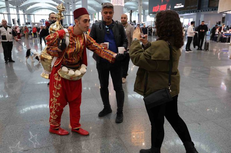 İSTANBUL HAVALİMANI’NDAKİ ‘RAMAZAN KÖYÜ’NE YOĞUN İLGİ