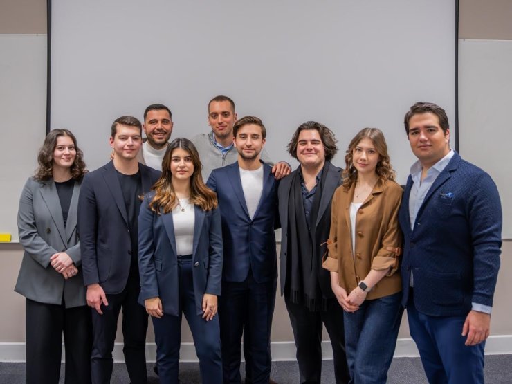 "BÜYÜK HAYALLER DEĞERLER VE ÖZGÜR DÜŞÜNCEYLE GERÇEKLEŞİR"