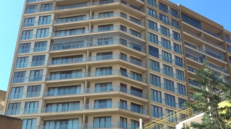 TUZLA’DA SİTE SAKİNLERİNDEN YÜZDE 70’LİK AİDAT ZAMMINA TEPKİ