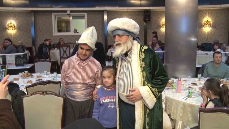 ÜMRANİYE’DE İLK İFTAR ÇOCUKLARLA BİRLİKTE YAPILDI