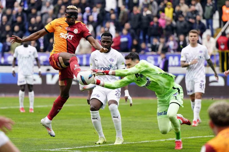TRENDYOL SÜPER LİG: KASIMPAŞA: 0 - GALATASARAY: 1 (İLK YARI)