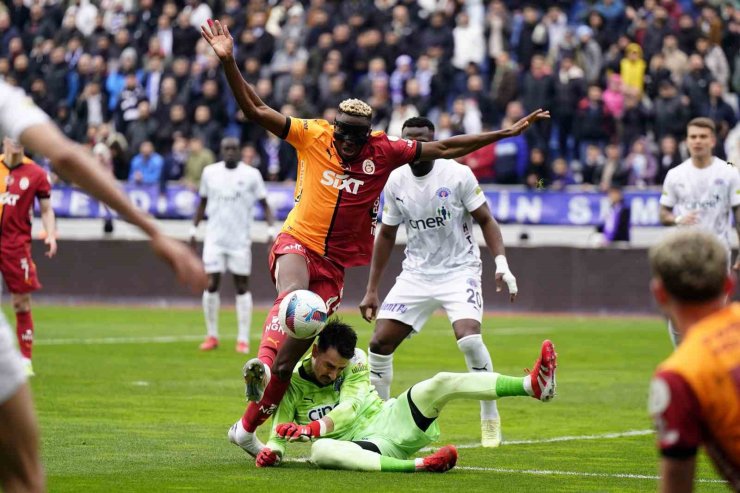 TRENDYOL SÜPER LİG: KASIMPAŞA: 0 - GALATASARAY: 1 (İLK YARI)