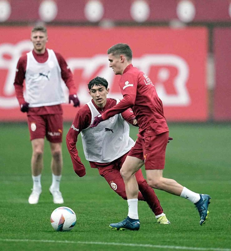 GALATASARAY’DA, ALANYASPOR MAÇI HAZIRLIKLARI BAŞLADI