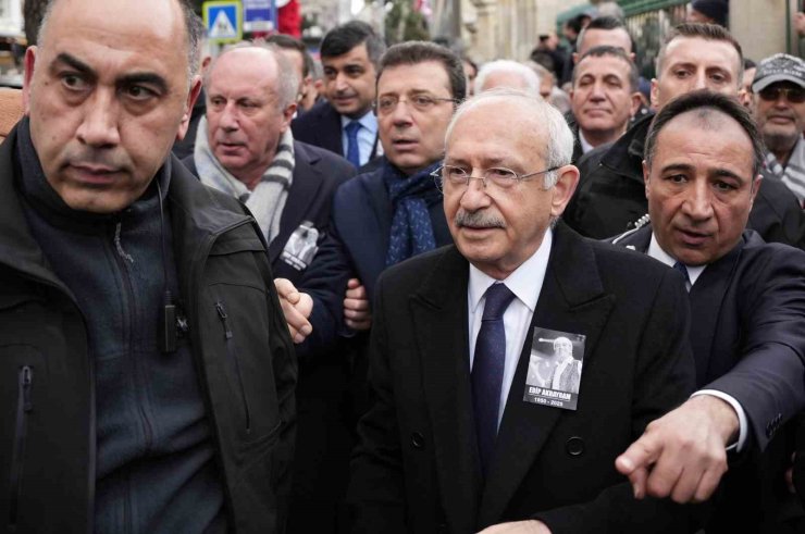 SANATÇI EDİP AKBAYRAM SON YOLCULUĞUNA UĞURLANDI