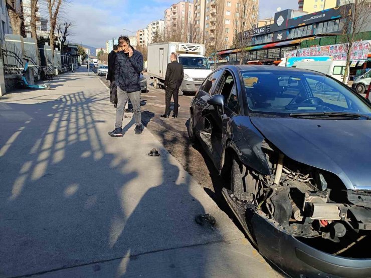 PENDİK’TE BİR ANDA HAREKET EDEN KAMYON PARK HALİNDEKİ ARAÇLARI BİÇTİ