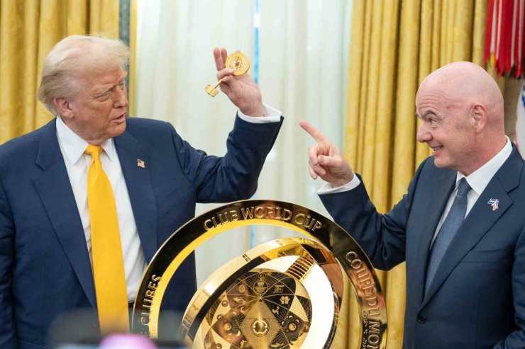 TRUMP VE INFANTİNO, 2025 FIFA KULÜPLER DÜNYA KUPASI’NI TANITTI
