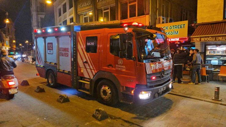 BEYOĞLU’NDA ASANSÖR BOŞLUĞUNA DÜŞEN VATANDAŞ YARALANDI