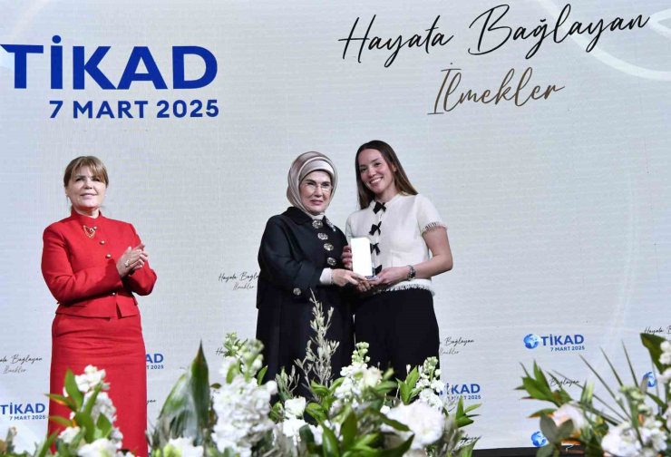 EMİNE ERDOĞAN, TİKAD’IN "HAYATA BAĞLAYAN İLMEKLER PROJESİ" TANITIM PROGRAMINA KATILDI