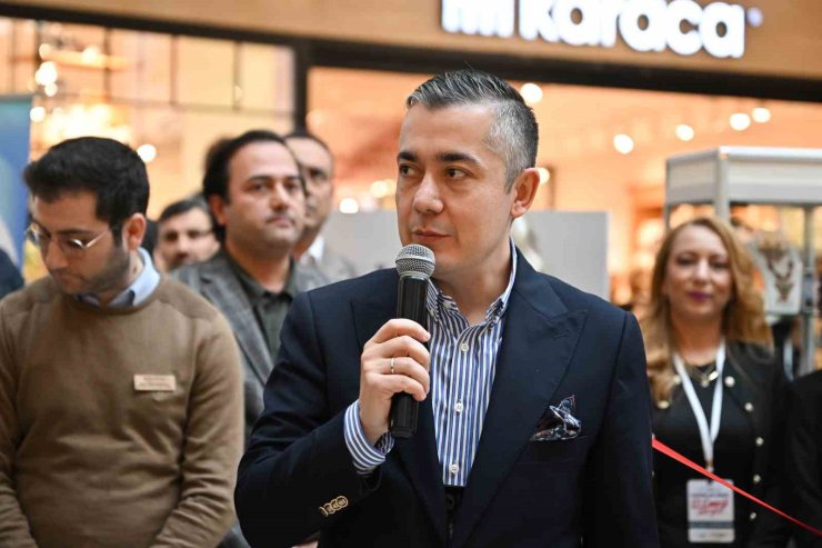 ESENYURTLU KADINLARIN ÜRETTİĞİ ÜRÜNLER SERGİLENDİ