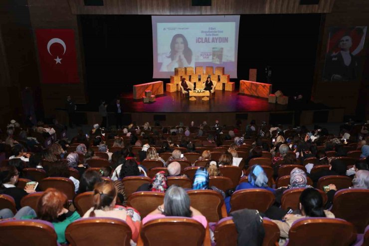 KÜÇÜKÇEKMECELİ KADINLAR 8 MART’I KUTLADI