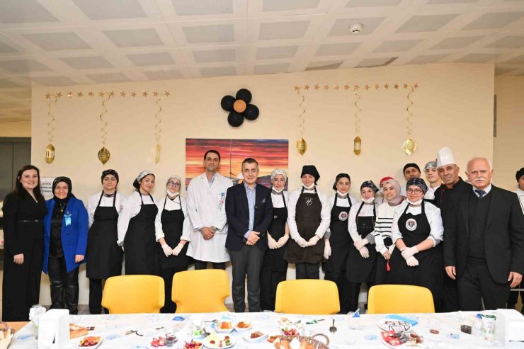 ESENYURT BAŞKAN VEKİLİ AKSOY, SAĞLIK ÇALIŞANLARIYLA İFTARDA BULUŞTU