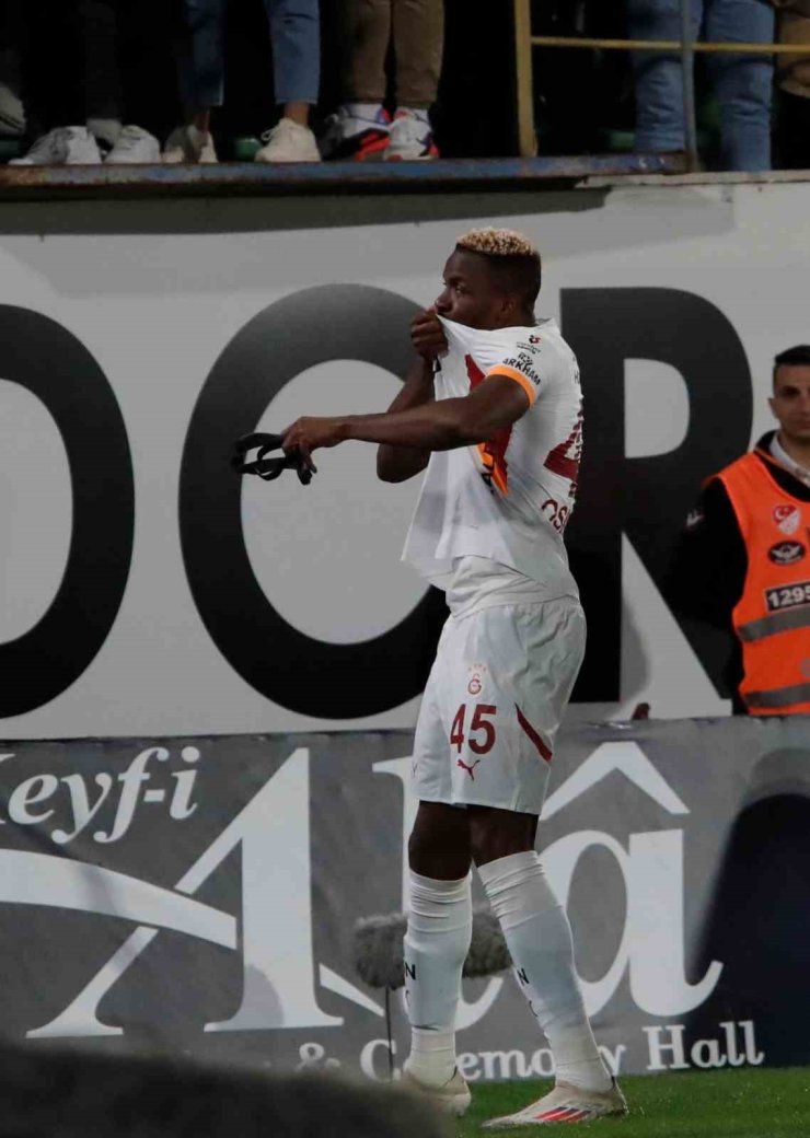 VİCTOR OSİMHEN LİGDEKİ GOL SAYISINI 17 YAPTI