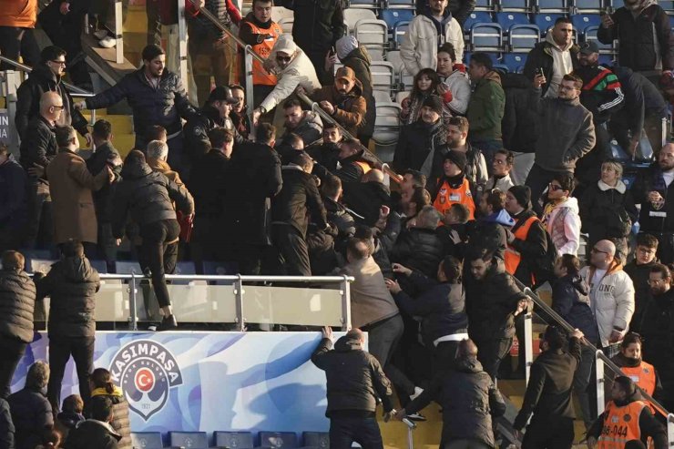 EYÜPSPOR - KONYASPOR MAÇININ ARDINDAN KAVGA ÇIKTI