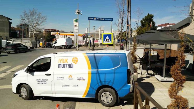 SULTANBEYLİ BELEDİYESİ EVLERE İFTAR VE SAHUR YARDIMINI SÜRDÜRÜYOR