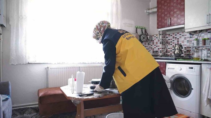 SULTANBEYLİ BELEDİYESİ EVLERE İFTAR VE SAHUR YARDIMINI SÜRDÜRÜYOR