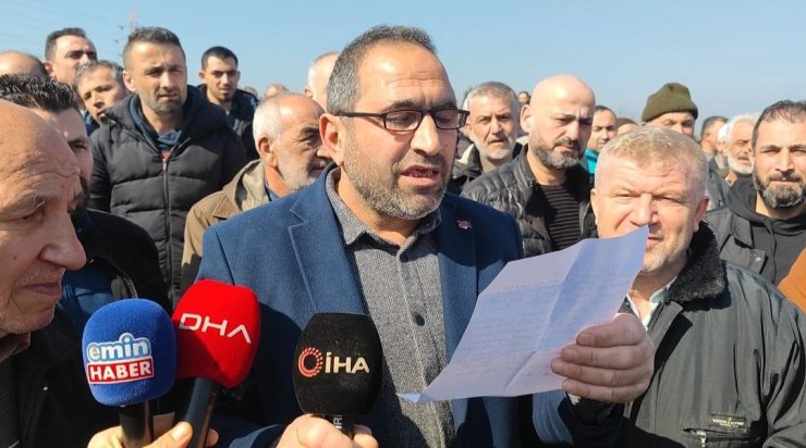 SULTANGAZİ’DE MAHALLE SAKİNLERİNDEN İBB’YE MEZARLIK TEPKİSİ