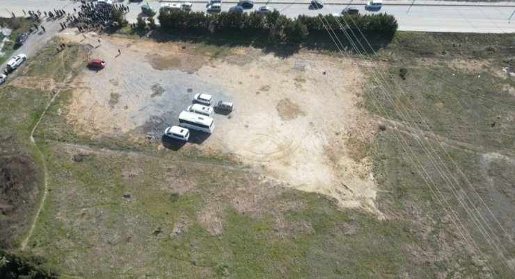 SULTANGAZİ’DE MAHALLE SAKİNLERİNDEN İBB’YE MEZARLIK TEPKİSİ