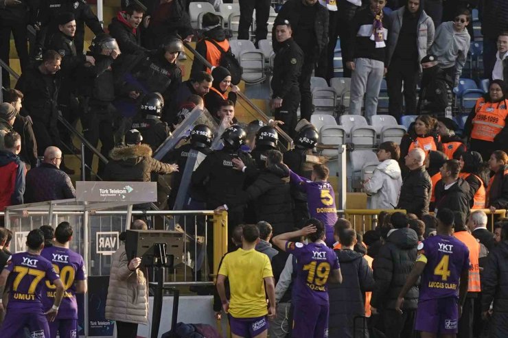 EYÜPSPOR - KONYASPOR MAÇININ ARDINDAN KAVGA ÇIKTI