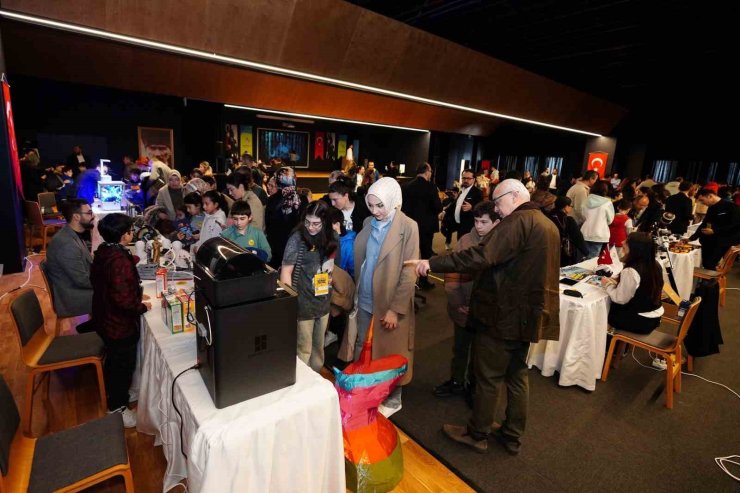 BEYLİKDÜZÜ’NDE ÇEVRİMİÇİ BİLİŞİM EĞİTİM LANSMANI VE TEKNOLOJİ FESTİVALİ DÜZENLENDİ