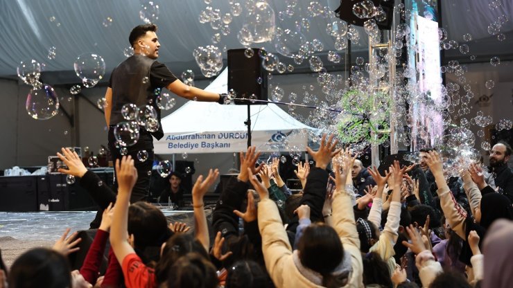 SULTANGAZİ’DEKİ RAMAZAN ETKİNLİK ÇADIRI’NA ÇOCUKLARDAN YOĞUN İLGİ