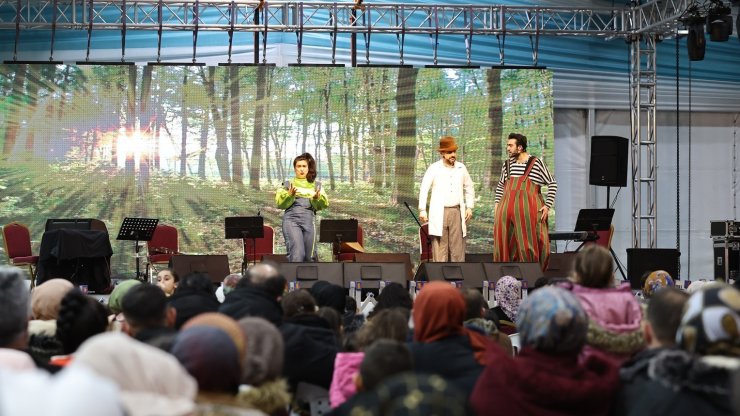 SULTANGAZİ’DEKİ RAMAZAN ETKİNLİK ÇADIRI’NA ÇOCUKLARDAN YOĞUN İLGİ