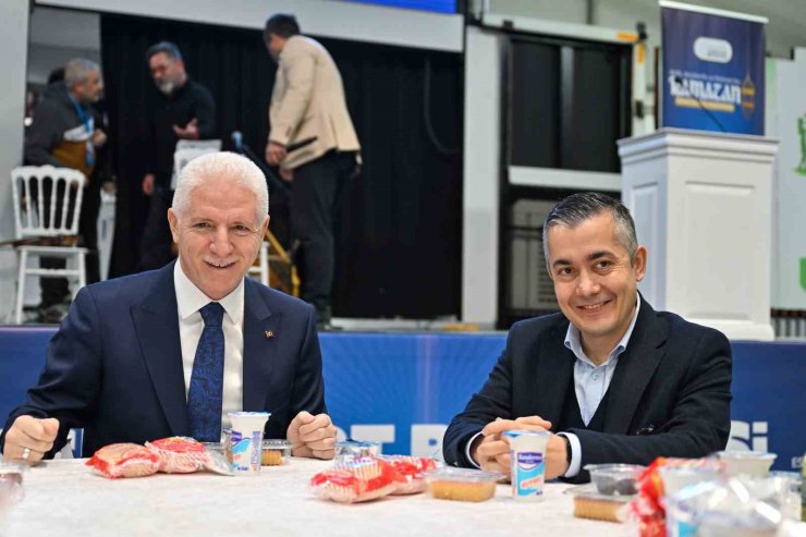 İSTANBUL VALİSİ DAVUT GÜL, ESENYURTLULARLA İFTAR SOFRASINDA BİR ARAYA GELDİ