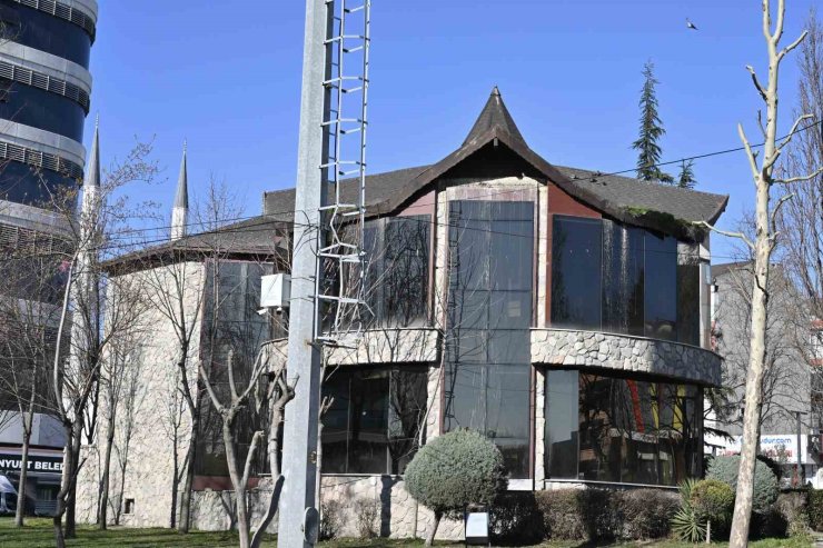 ESENYURT YENİ HİZMET BİNALARINA KAVUŞUYOR