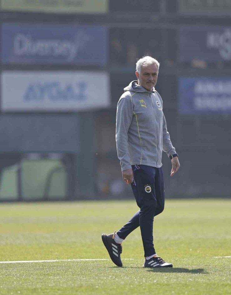 FENERBAHÇE, RANGERS MAÇININ HAZIRLIKLARINI SÜRDÜRDÜ