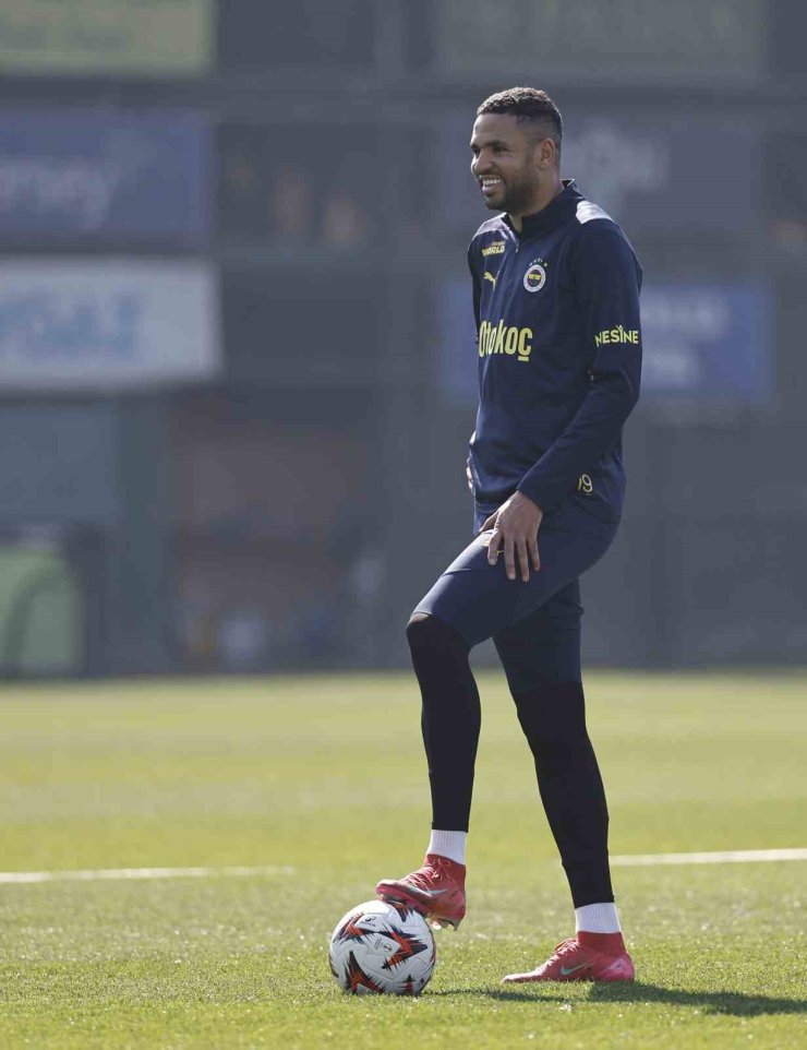 FENERBAHÇE, RANGERS MAÇININ HAZIRLIKLARINI SÜRDÜRDÜ