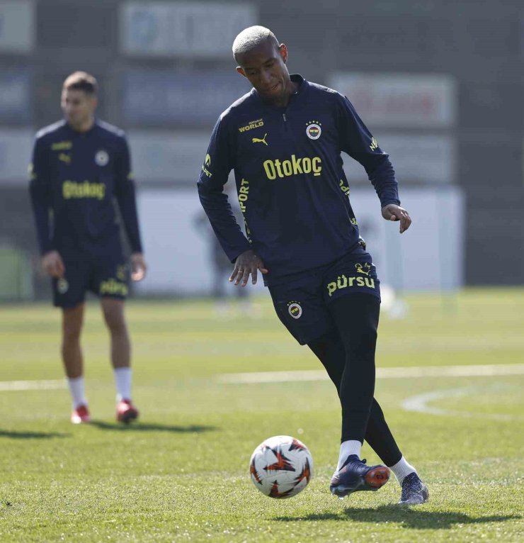 FENERBAHÇE, RANGERS MAÇININ HAZIRLIKLARINI SÜRDÜRDÜ