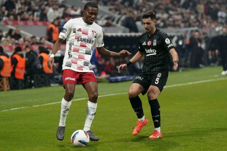 TRENDYOL SÜPER LİG: BEŞİKTAŞ: 1 - GAZİANTEP FK: 0 (İLK YARI)
