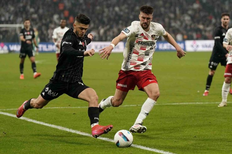 TRENDYOL SÜPER LİG: BEŞİKTAŞ: 1 - GAZİANTEP FK: 0 (İLK YARI)