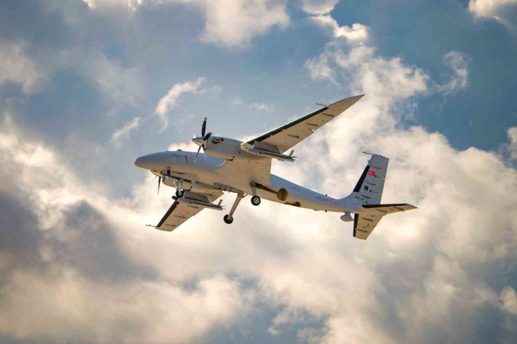 BAYRAKTAR AKINCI 100 BİN UÇUŞ SAATİNİ AŞTI